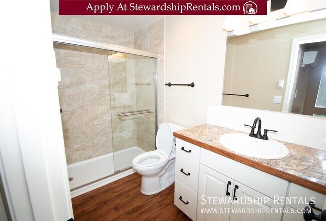 Building Photo - 1010 E 18th Ave