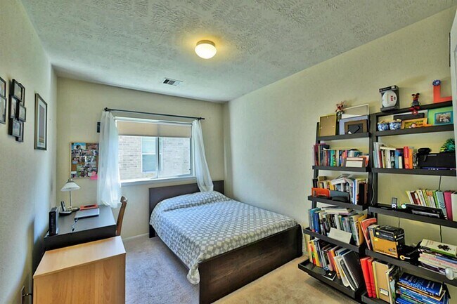 Building Photo - 26311 Smokey Valley Ln