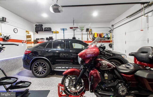 Building Photo - 913 Pleasant Dr