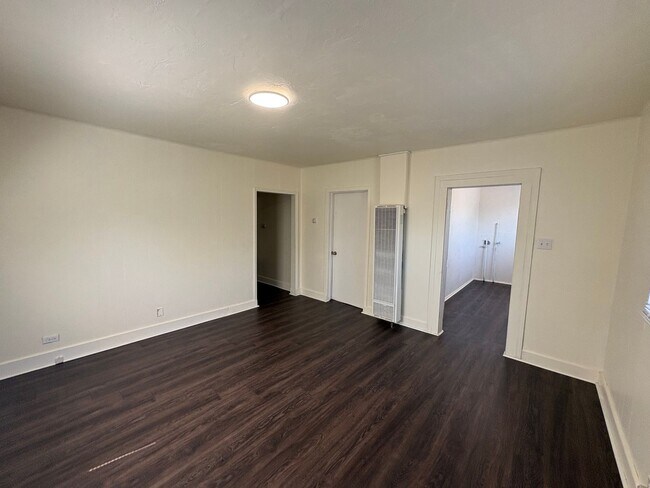 Building Photo - 4116