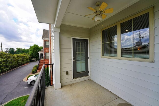 Building Photo - 307 Le Gran Bend