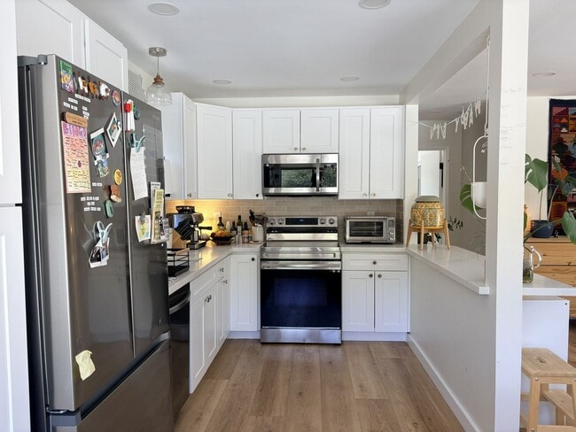 Building Photo - 503 E Aliso St