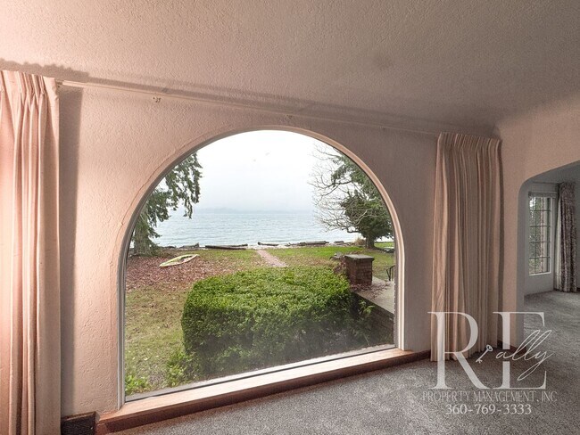 Building Photo - Waterfront Tudor | Private, Vintage Charm with Casita