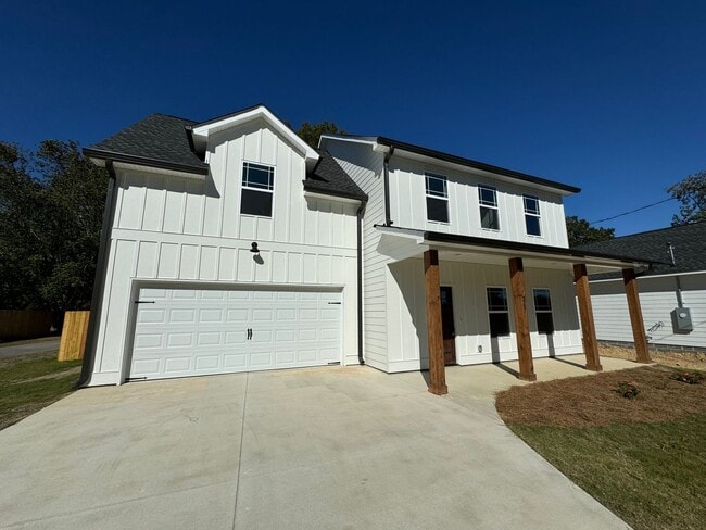 Building Photo - NEWER 4/2.5 House in Armuchee-$2,195