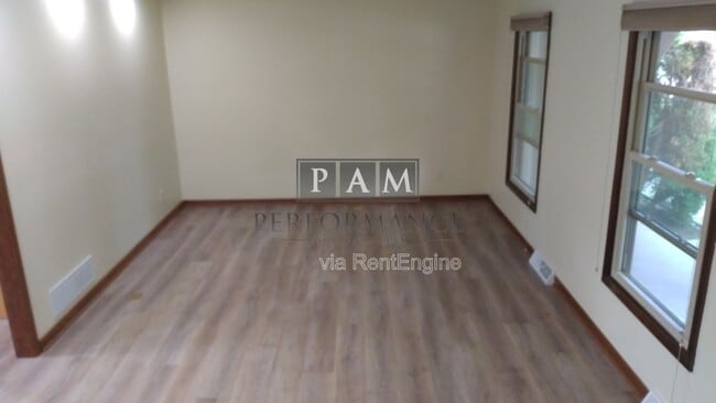 Building Photo - 8249 Imperial Dr