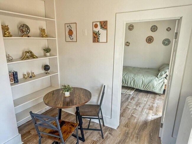 Building Photo - 5-7 Rock City Rd