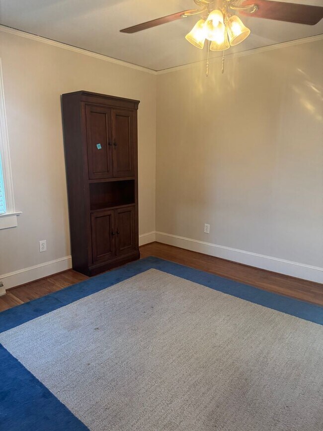 Building Photo - Fantastic Location & Price......More pictures to come!