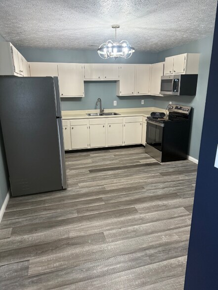 Building Photo - 114 Woebegona Way