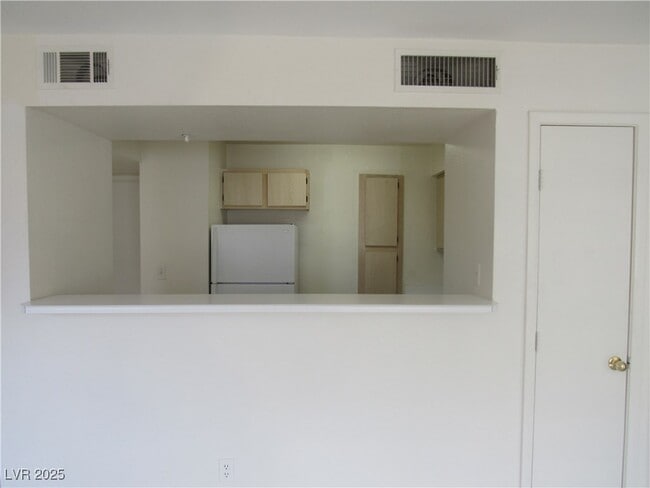 Building Photo - 8101 W Flamingo Rd