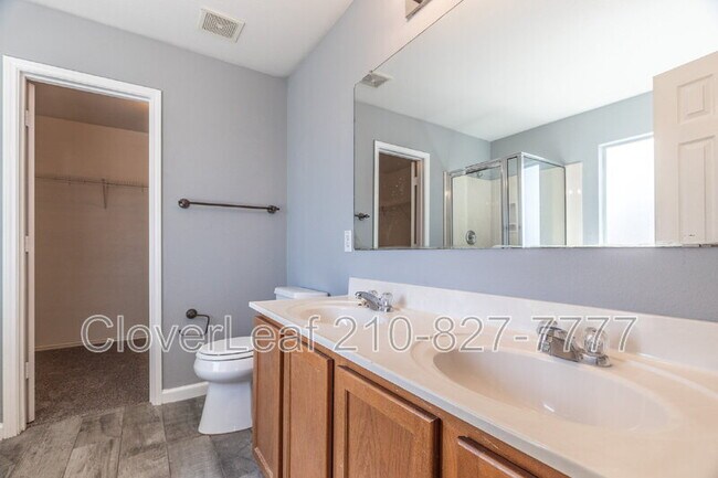 Building Photo - 5818 Sherbrooke Oak