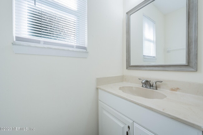 Building Photo - 597 Sturdivant Ave