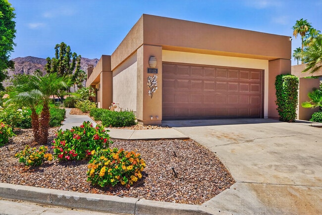 Building Photo - 55105 Oak-Hill