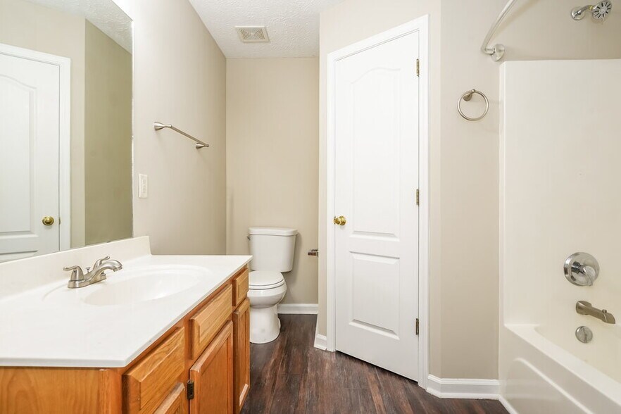 Building Photo - 3525 Mt View Ridge Dr