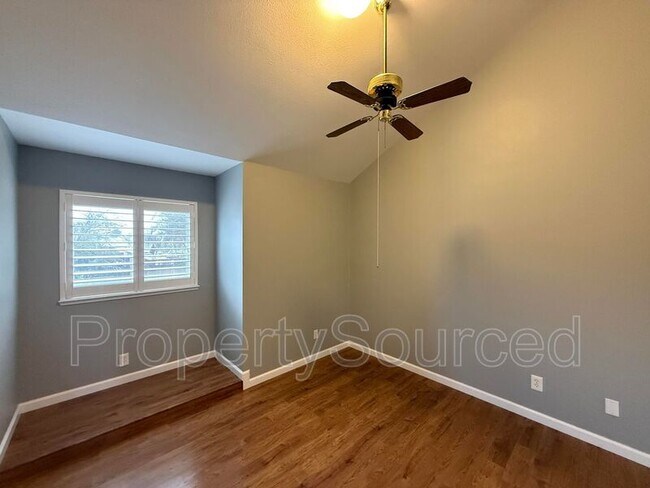 Building Photo - 428 Phoenix Ave