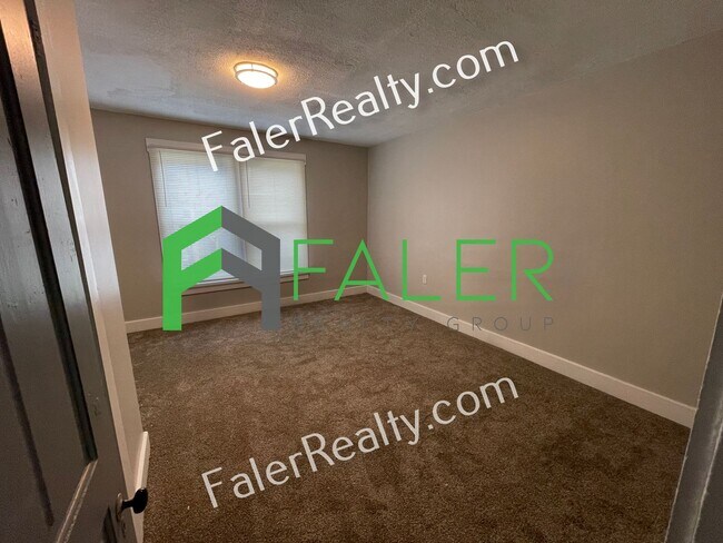 Building Photo - Beautiful South Park Home