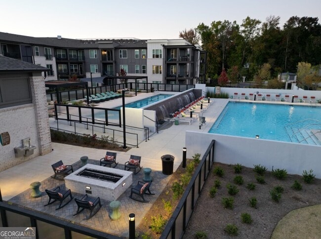 Building Photo - 305 Collins Industrial Way