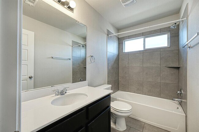 Building Photo - 100 Northern Flicker St