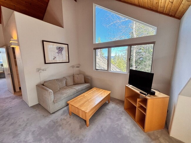 Building Photo - Truckee Ski Lease Available Nov - April