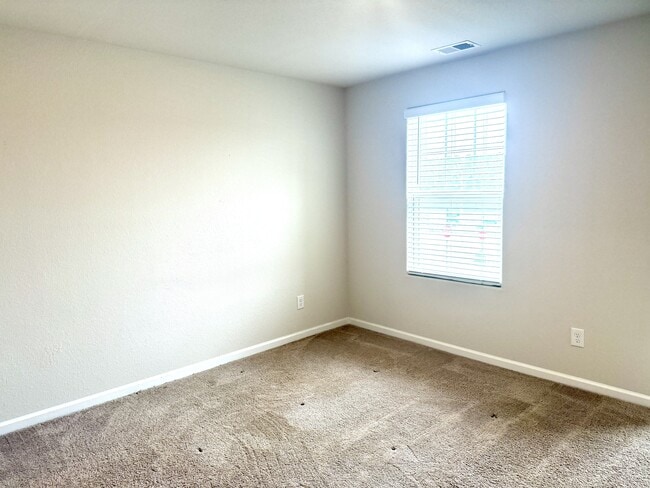 Building Photo - 231 Chandler Ct