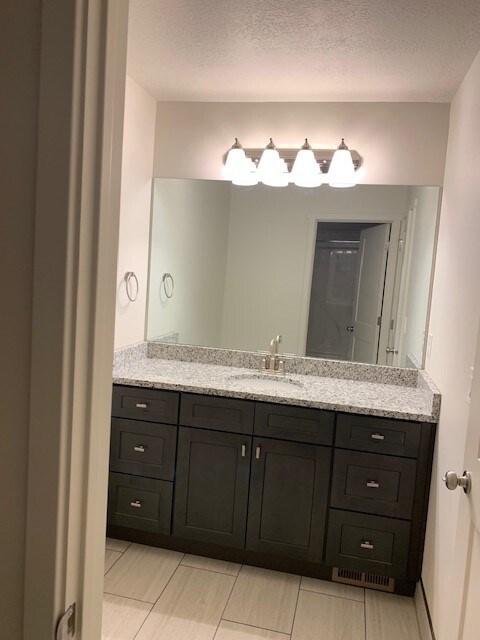 Building Photo - 88 E 250 N