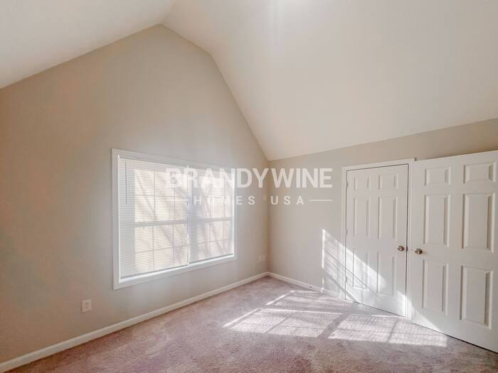 Building Photo - 7170 Ravenwood Ln