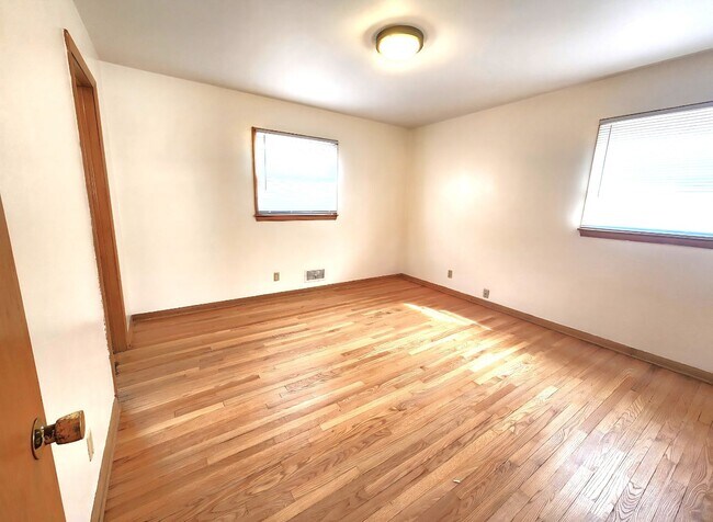 Building Photo - 4272 N 91st St