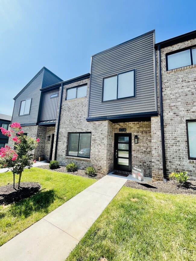 Building Photo - 55 Zentry Pl