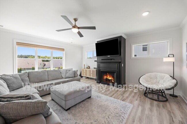 Building Photo - 2020 Moonraker Dr