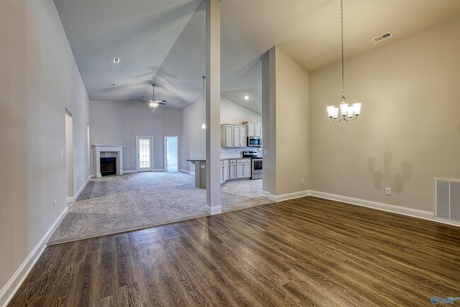 Building Photo - 180 Abercorn Dr