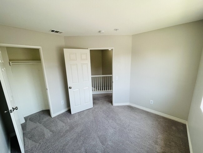 Building Photo - Condo