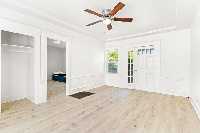 Building Photo - Comfort and Convenience: Cottage Living in...