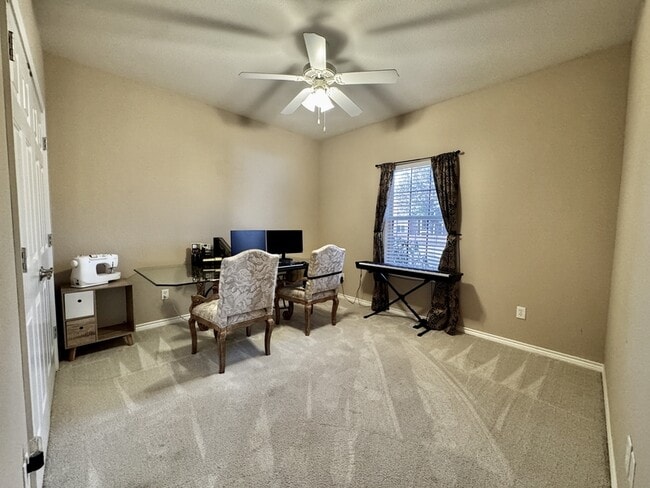 Building Photo - 5400 Flo Dr