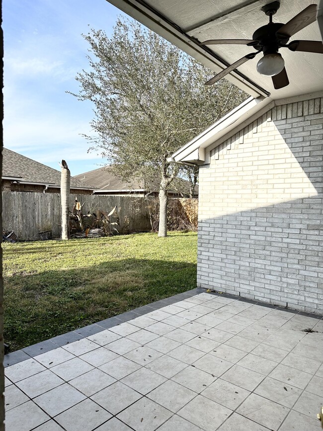 Building Photo - 7613 Bayonne Dr