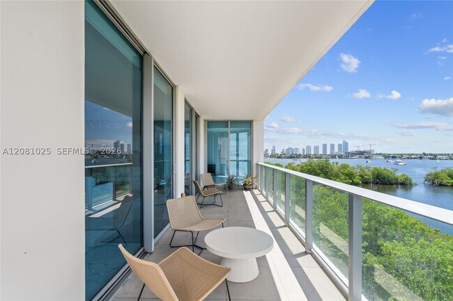 Building Photo - 17111 Biscayne Blvd