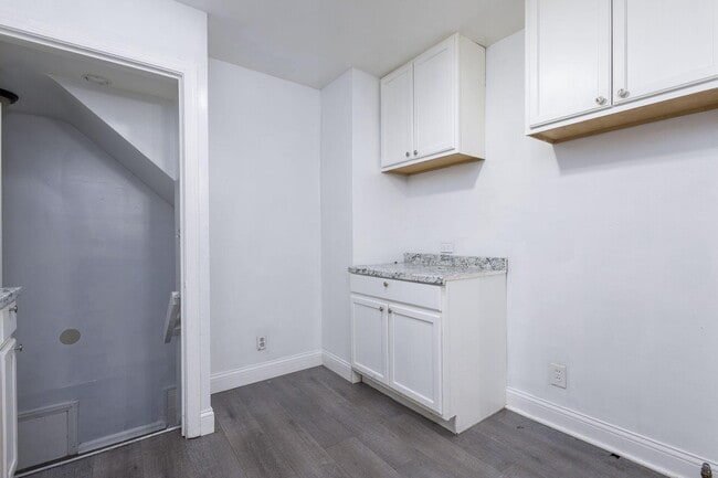 Building Photo - 13881 Carlisle St