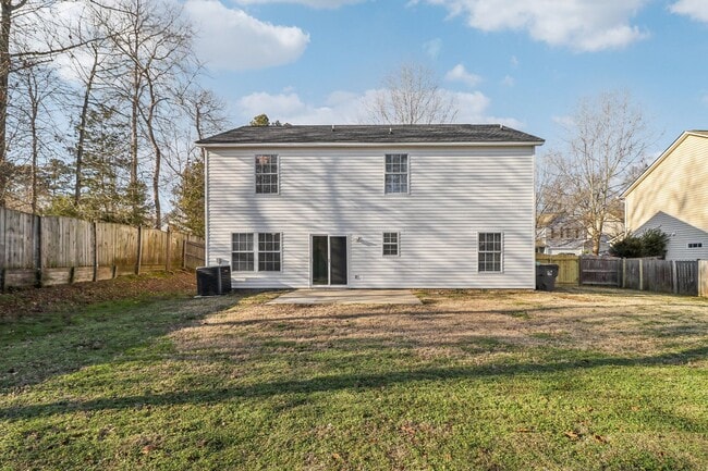 Building Photo - NEWLY REMOLDED HOME IN CHAPIN'S EAGLE POINT