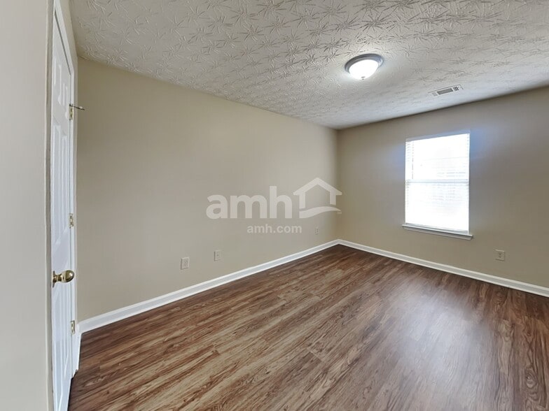 Building Photo - 223 Vernon Walk