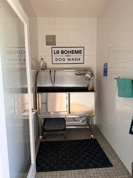 Dogwash Room - 3950 Ohio St