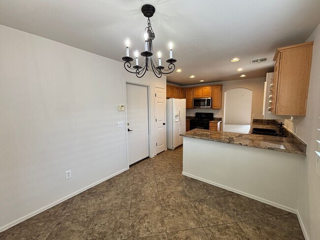 Building Photo - 3559 W Lost Village Ln