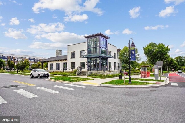 Building Photo - 21 Sterling Ct