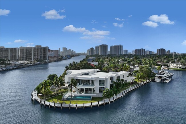 Primary Photo - 501 Palm Dr