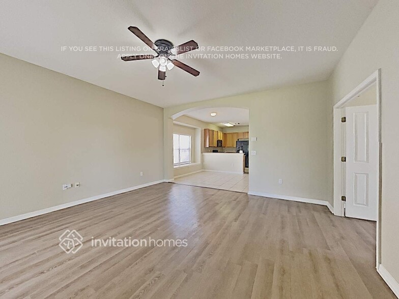 Building Photo - 8211 Crescent Moon Dr