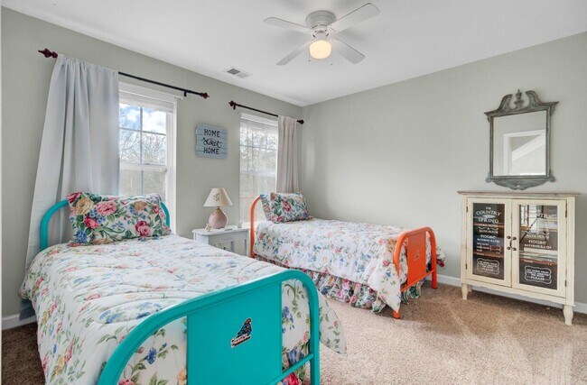 Building Photo - 1428 Bloomingdale Ln