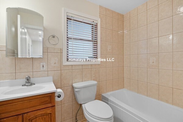 Building Photo - 65 Calumet St