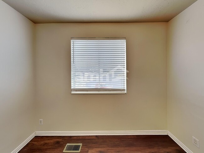 Building Photo - 5404 W Sunfalls Ct