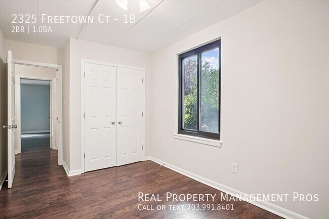 Building Photo - 2325 Freetown Ct