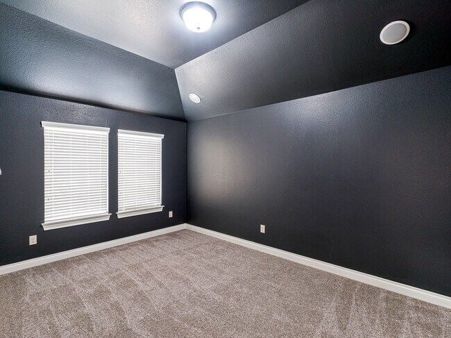 Building Photo - 27703 Lodgemist Ct
