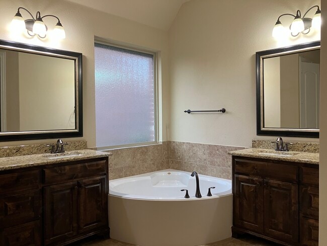 Building Photo - 2829 Sheffield Ct