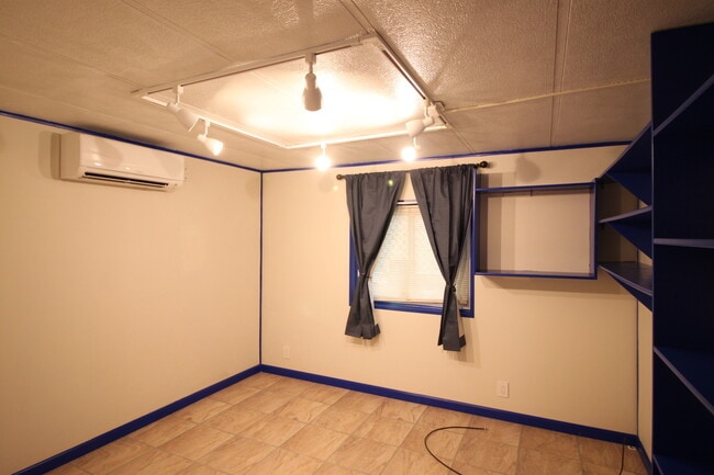 Building Photo - 3 Bed 2 Bath - NAS Whidbey - Pet Friendly