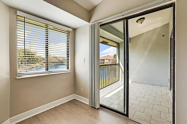 Building Photo - 605 Harbour Pointe Way